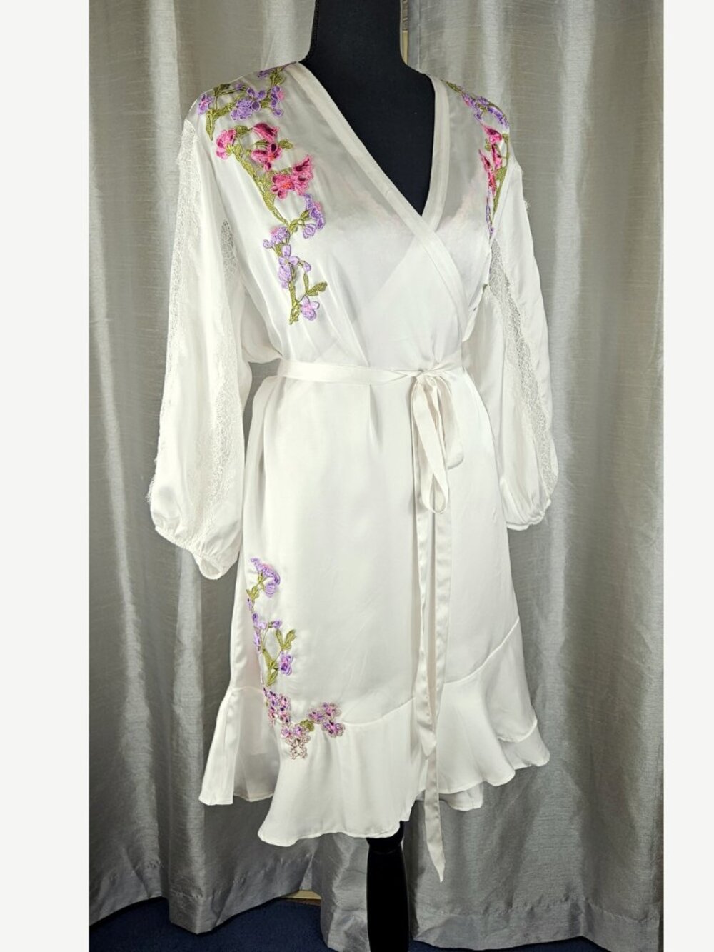 Victoria’s Secret Ivory Floral Embroidered Slip & Robe 2PC Set M/M-L Bridal